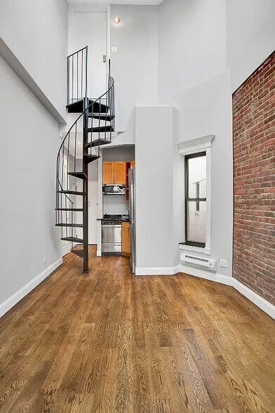 Primary Photo - 44 Avenue B