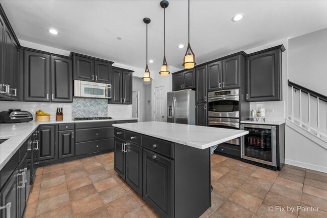 Building Photo - 5919 Chatham Dr