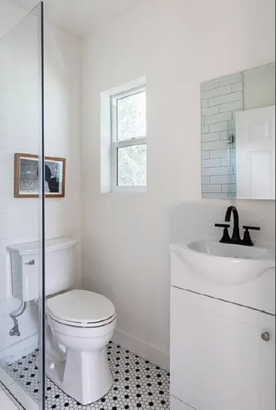 Bathroom 2 - 3538 London St