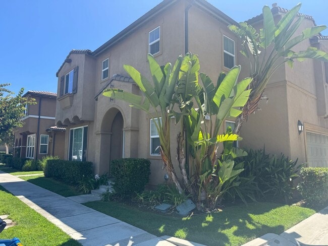 Building Photo - Welcome To Your New Home In Inglewood (Gat...