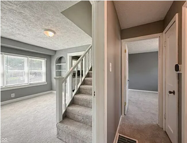 Building Photo - 3736 Kinnear Ave