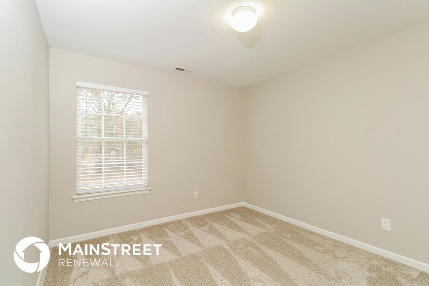 Building Photo - 421 Peachtree Rd