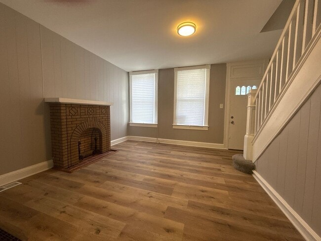 Building Photo - Two-bedroom house in Baltimore