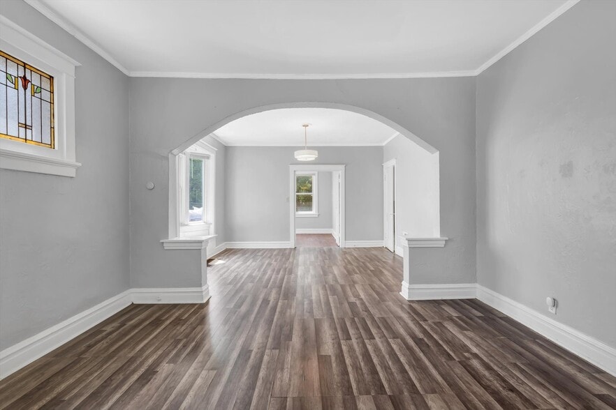 Building Photo - 1223 Gruner pl