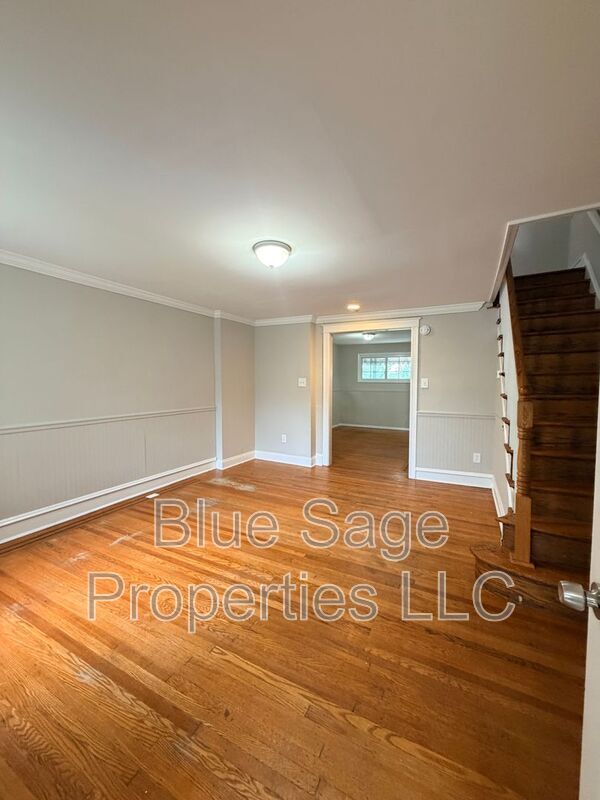 Building Photo - 7030 Greenwood Ave