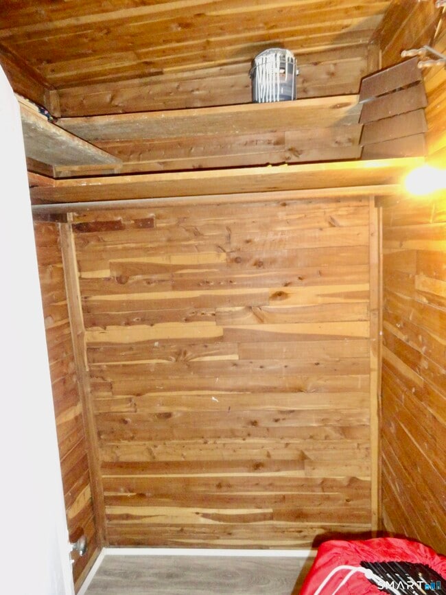 Building Photo - 830 Main St