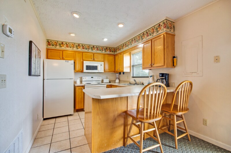 Primary Photo - 8005 Cherokee Trail