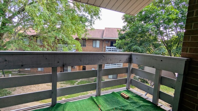 Building Photo - 1335 N Winslowe Dr