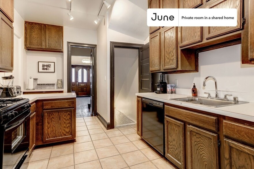Building Photo - Room in Shared 7 bed/3.5 bath home in Woodley Park
