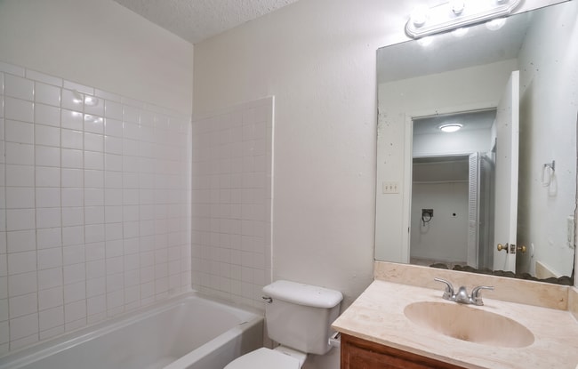 Building Photo - 10310 Little Pebble Dr