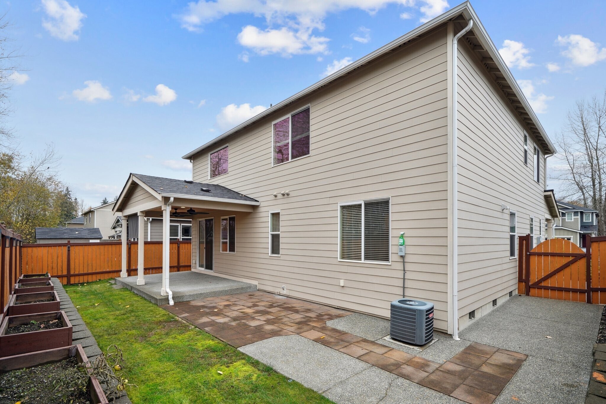 Building Photo - 16112 81st Ave E