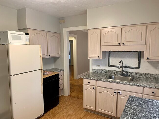 Building Photo - 5741 N Washtenaw Ave