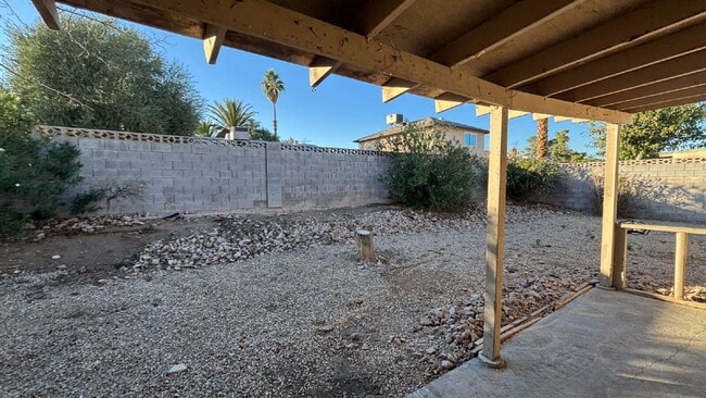 Building Photo - Single Story with 4 bedrooms and NO HOA!