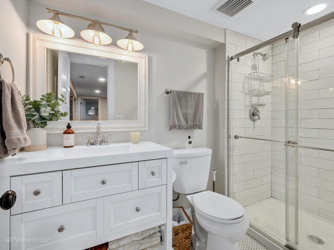 Building Photo - 34 N Waiola Ave