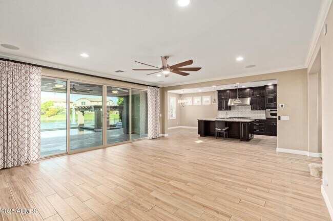 Building Photo - 4322 S Gardenia Dr