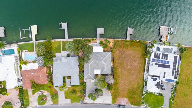 Building Photo - 3536 Belle Vista Dr E