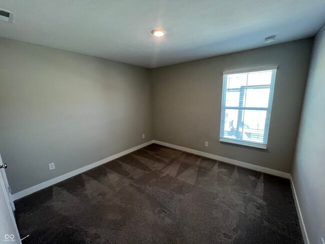 Building Photo - 329 Wakefield Way