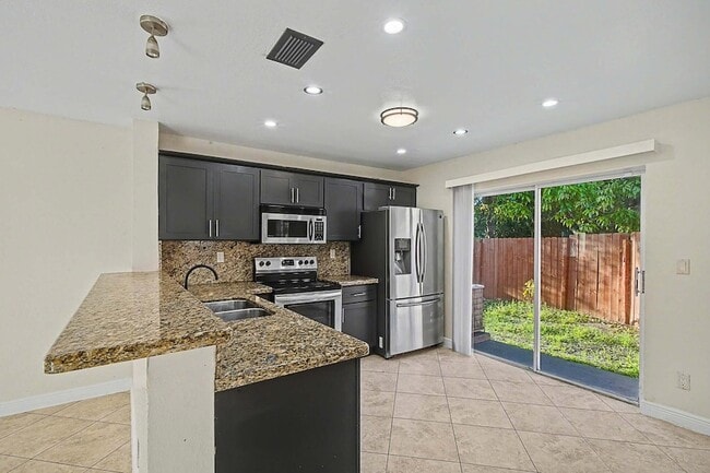 Building Photo - 5789 Woodland Point Dr