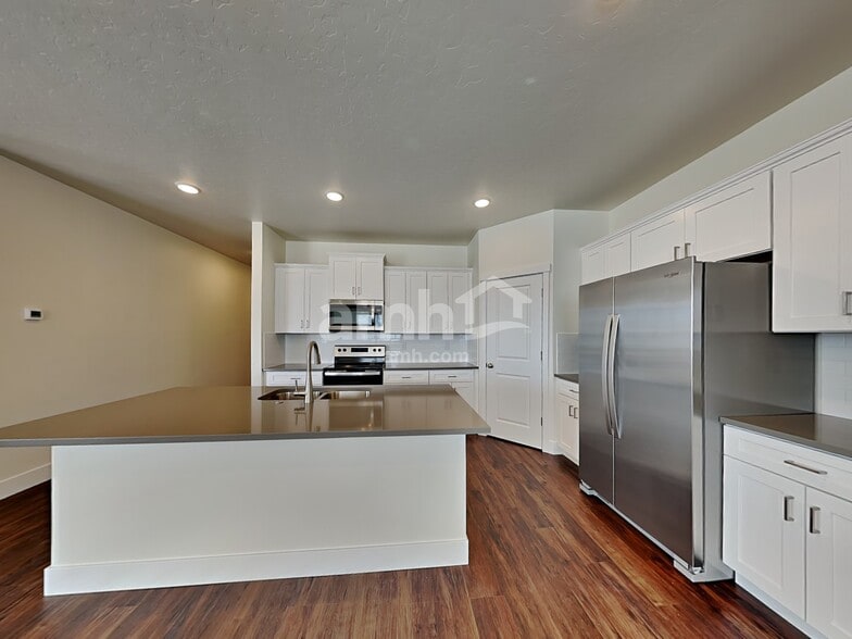 Building Photo - 9444 W Shumard St