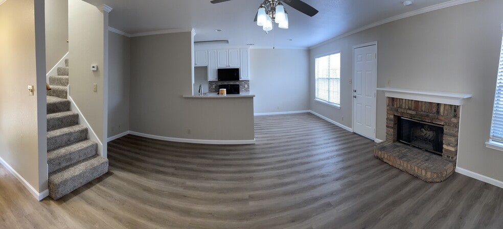 Building Photo - 129 Wildwood Ct