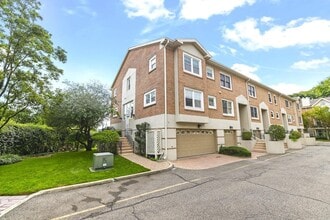 Building Photo - 6 Grand Cove Way