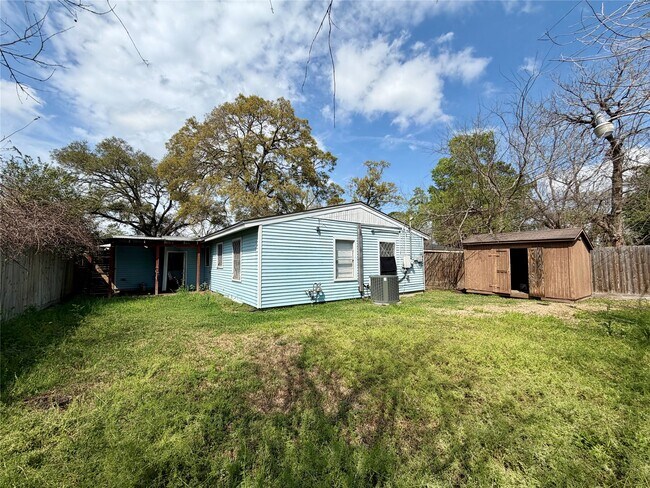 Building Photo - 5422 Timber Creek Dr