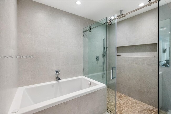 Building Photo - 901 Brickell Key Blvd