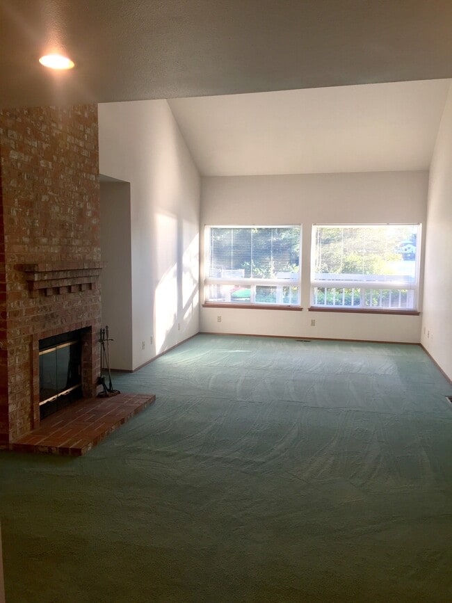 Building Photo - 715 Syzygy Ct