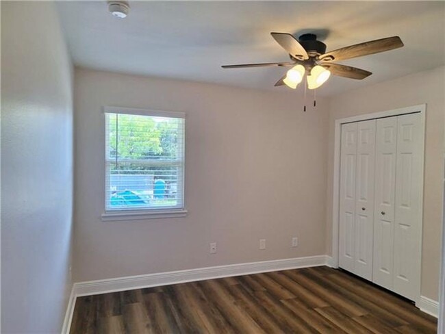 Building Photo - Waterfront Condo