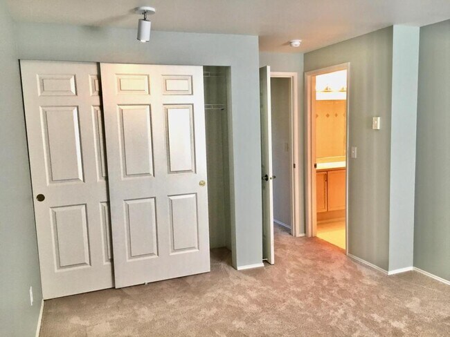 Building Photo - 5000 NW Village Park Dr