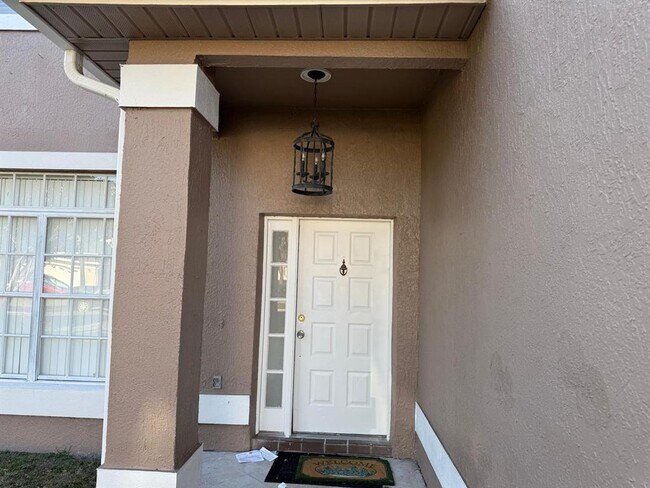 Building Photo - 3208 Fairfield Dr