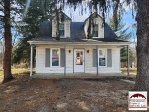 Building Photo - Country Living Near Commuter Routes