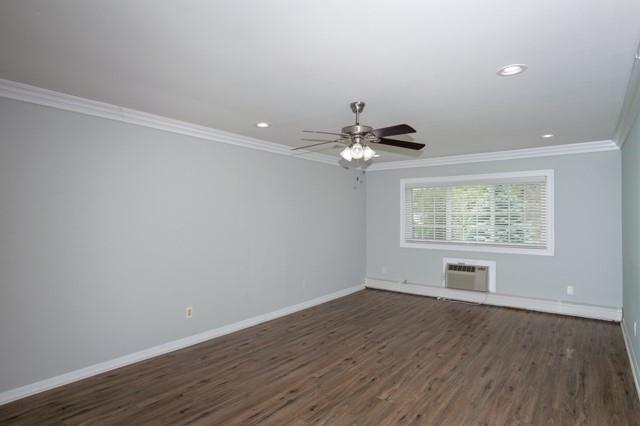 Building Photo - 483 Little East Neck Rd