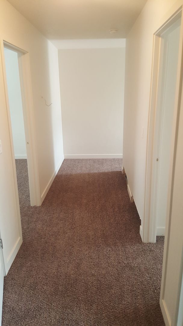 Building Photo - Spacious 3-Bedroom, 2.5-Bath Home in Cente...