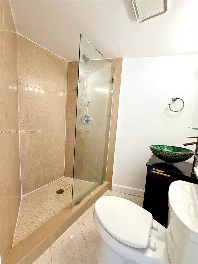 Building Photo - 1881 Washington Ave