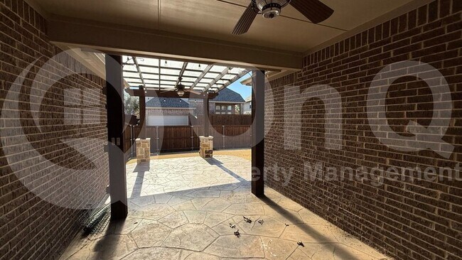 Building Photo - 1055 Enchanted Rock Dr