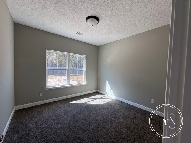 Building Photo - RATE DROP ALERT (was $2200/month)!