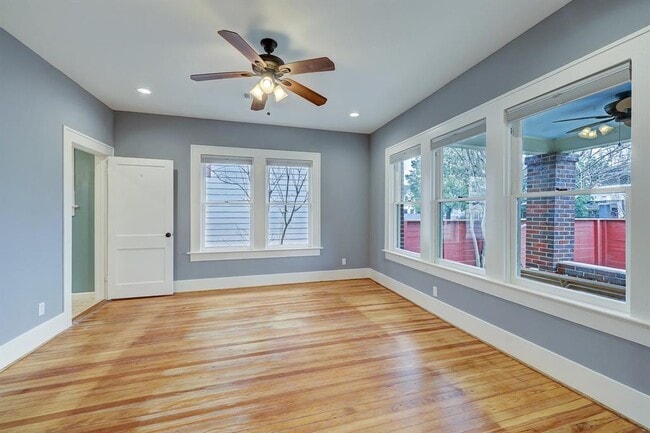 Building Photo - 2610 White Oak Dr