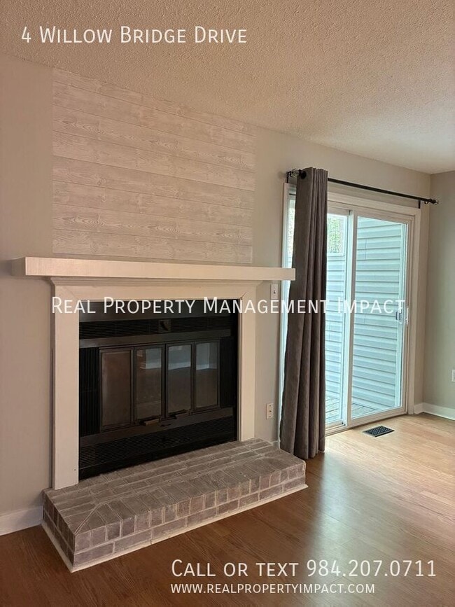 Building Photo - 4 Willow Bridge Dr