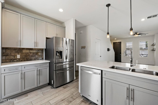 Building Photo - 3030 N 38th St