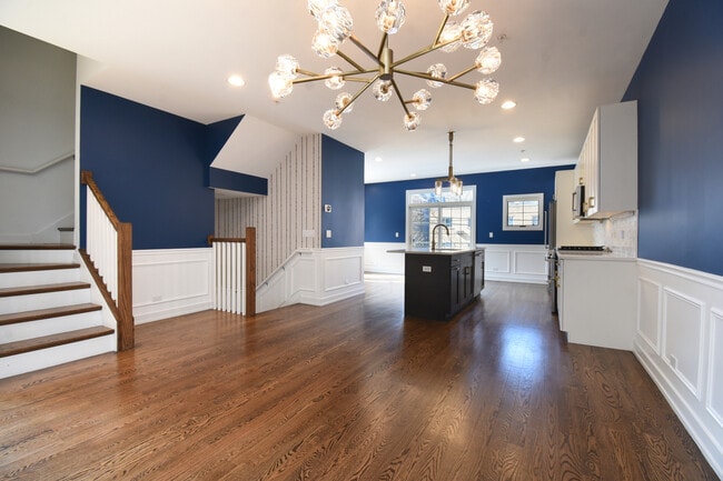 Building Photo - 330 Pennsylvania Way