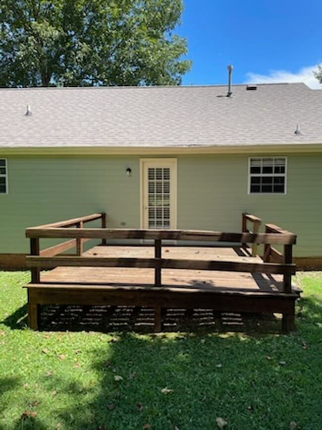 Building Photo - SINGLE FAMILY HOME