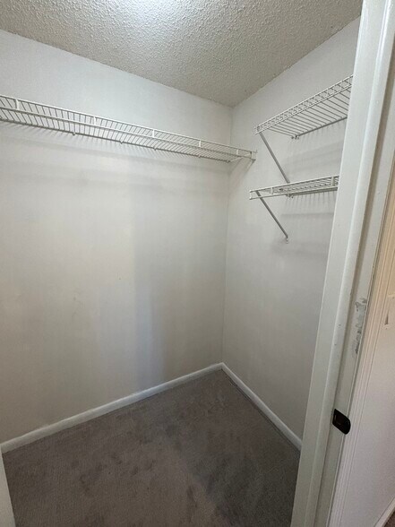 Building Photo - 25A Pine Ln