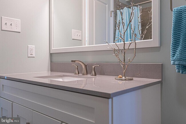 Building Photo - 148 Captains Quarters Rd