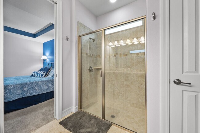 Building Photo - Beautifully Maintained home in Pool Community!