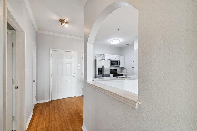 Building Photo - 5000 Culbreath Key Way