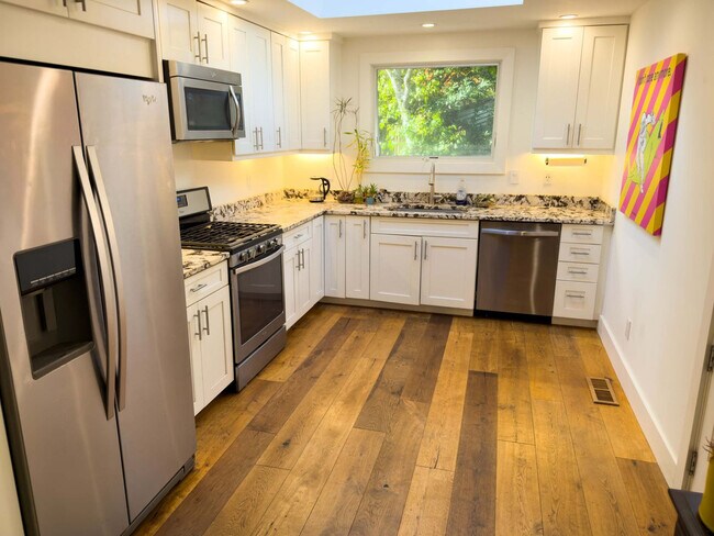 Building Photo - 30 Barranca Rd