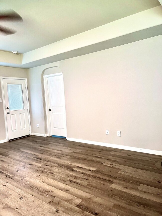 Building Photo - 3302 Alberelli Dr