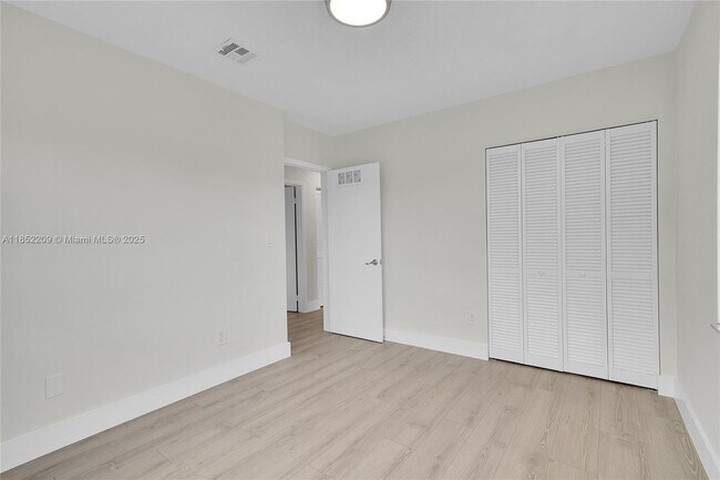 Building Photo - 14312 SW 110th Ave