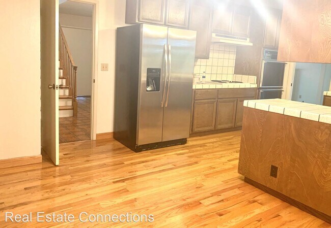 Building Photo - 6 br, 2.5 bath House - 2619 Neves Ct.